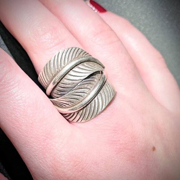 Thai Fine Silver Adjustable leaf ring by Karen Hill Tribe Silversmiths - Picture 10 of 11
